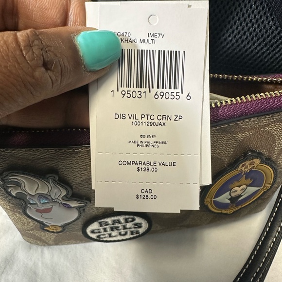 Coach Bundle Disney X Villains Backpack &  Wristlet Signature Canvas w/Patches, - Picture 12 of 12